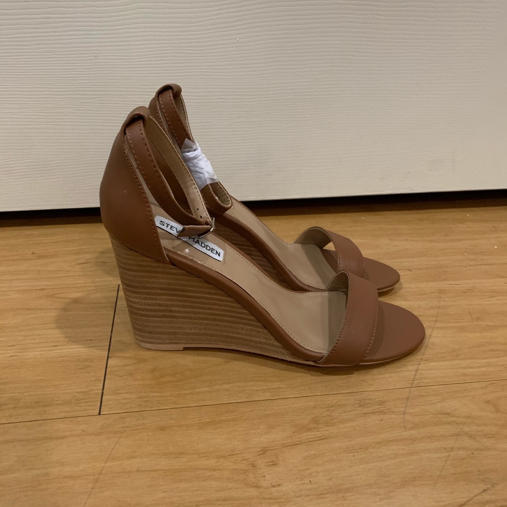 New! Steve Madden wedge sandal